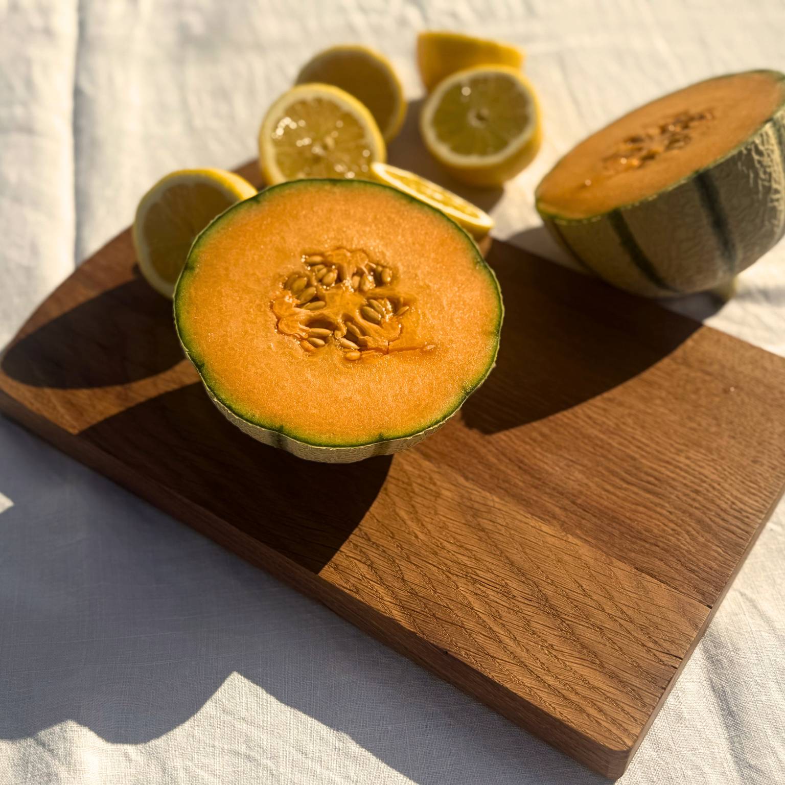 grande pkanche à découper "CAVAILLON" , avec melon et citrons